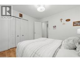 444 BURNETT Avenue - 29