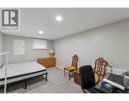 158 LAURENTIAN Drive N - 37
