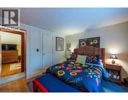72 CRESCENT Boulevard - 22