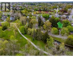 72 CRESCENT Boulevard - 32