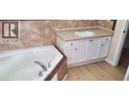 725 PARIS Boulevard - 16