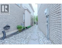 79 MOORLAND Crescent - 39