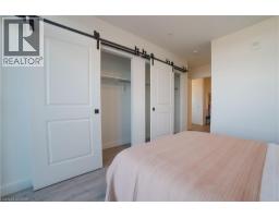 15 GLEBE Street UnitNo. 1701 - 18