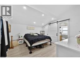 27 CAYUGA Street N - 35