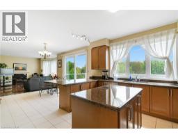 27 GLAZEBROOK Crescent - 16