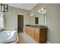 27 GLAZEBROOK Crescent - 26