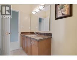 27 GLAZEBROOK Crescent - 31