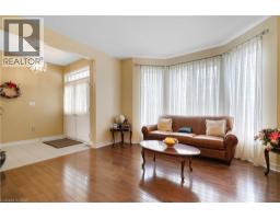 27 GLAZEBROOK Crescent - 9