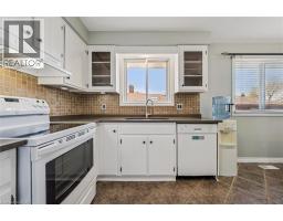 47 OAKHURST Crescent - 13
