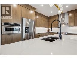 629 ANTON Crescent - 11