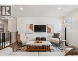629 ANTON Crescent - 18