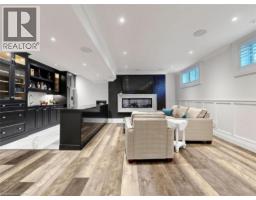 315 WILSON Street W - 32