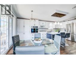 11 HEMLOCK CRES Crescent - 10