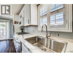 11 HEMLOCK CRES Crescent - 14