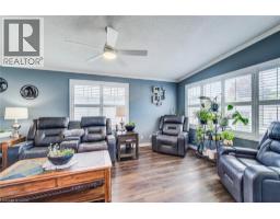 11 HEMLOCK CRES Crescent - 17