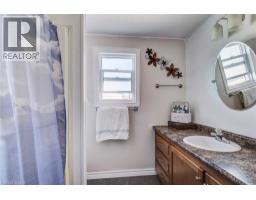 11 HEMLOCK CRES Crescent - 26