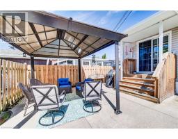 11 HEMLOCK CRES Crescent - 30