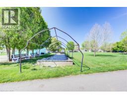 11 HEMLOCK CRES Crescent - 39