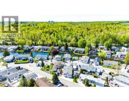 11 HEMLOCK CRES Crescent - 45