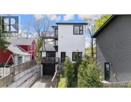11 EAGLE Hill - 2