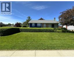 10 CHARLTON Crescent - 1