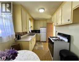 10 CHARLTON Crescent - 17