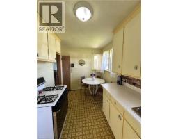 10 CHARLTON Crescent - 19