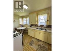 10 CHARLTON Crescent - 20