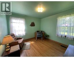 10 CHARLTON Crescent - 26