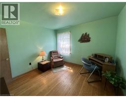10 CHARLTON Crescent - 30