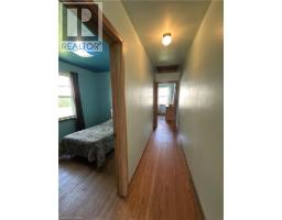 10 CHARLTON Crescent - 31