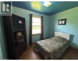 10 CHARLTON Crescent - 32