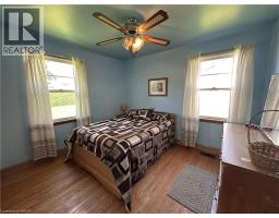 10 CHARLTON Crescent - 35