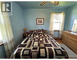 10 CHARLTON Crescent - 36