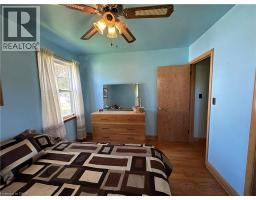 10 CHARLTON Crescent - 37