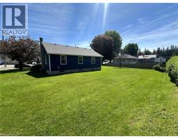 10 CHARLTON Crescent - 44