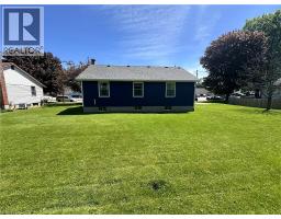10 CHARLTON Crescent - 45