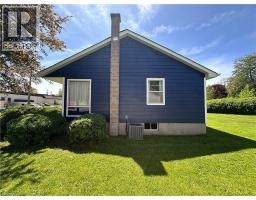 10 CHARLTON Crescent - 50