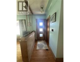10 CHARLTON Crescent - 8