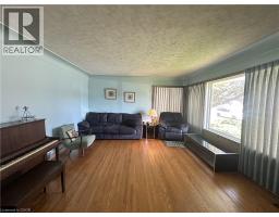 10 CHARLTON Crescent - 9