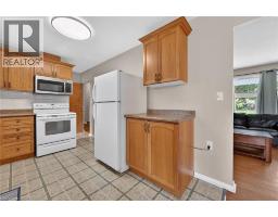 31 LARCHWOOD Drive - 17