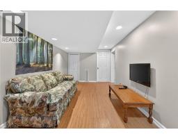 31 LARCHWOOD Drive - 34