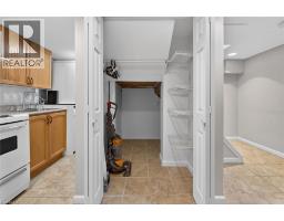31 LARCHWOOD Drive - 44
