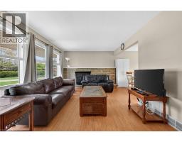 31 LARCHWOOD Drive - 6