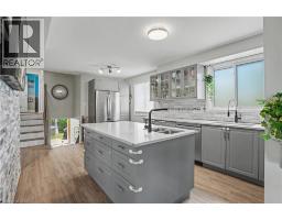 7 REMBRANDT Drive - 8