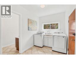 545 MOHAWK Road W - 13