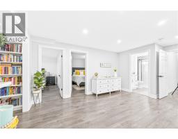 20 LINDA Crescent - 44