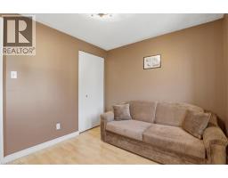 20 RIDGEWAY Crescent - 16