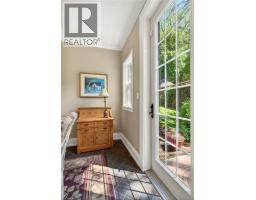 377 HESS Street S - 11