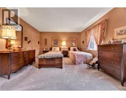 61 HUNTLEY Crescent - 28